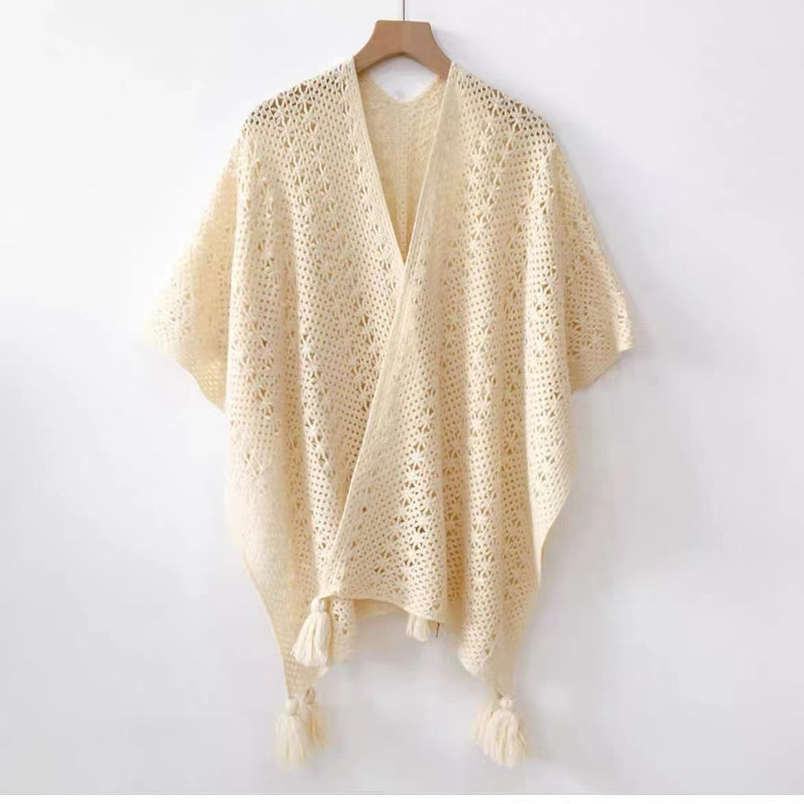 Femmes tricotées Tassel-Trimmed Open-Front Cape Pour les photos