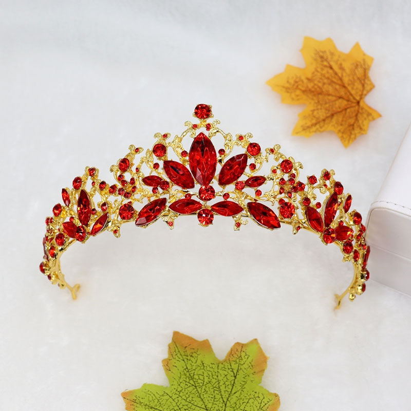 Mariage de mariée de style chinois doré et rouge