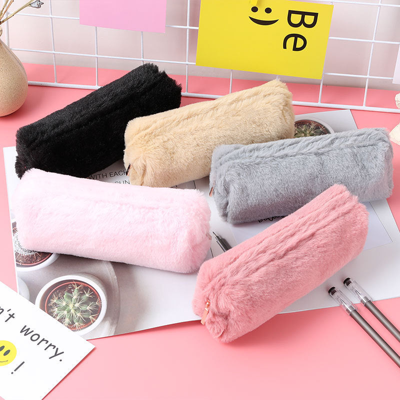 Étui à crayon octogonal en peluche pour étudiants