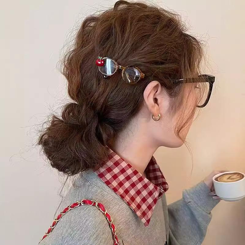 Clip cheveux en forme de pomme pour les femmes