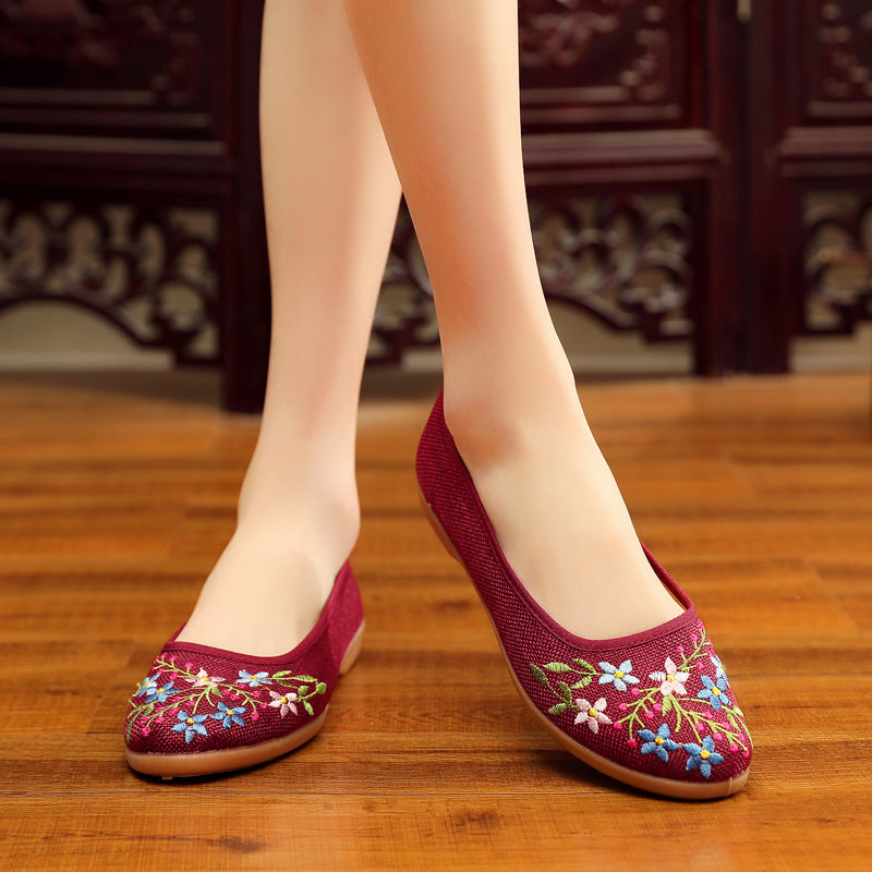Chaussures de danse brodées d'âge moyen et aîné pour femmes
