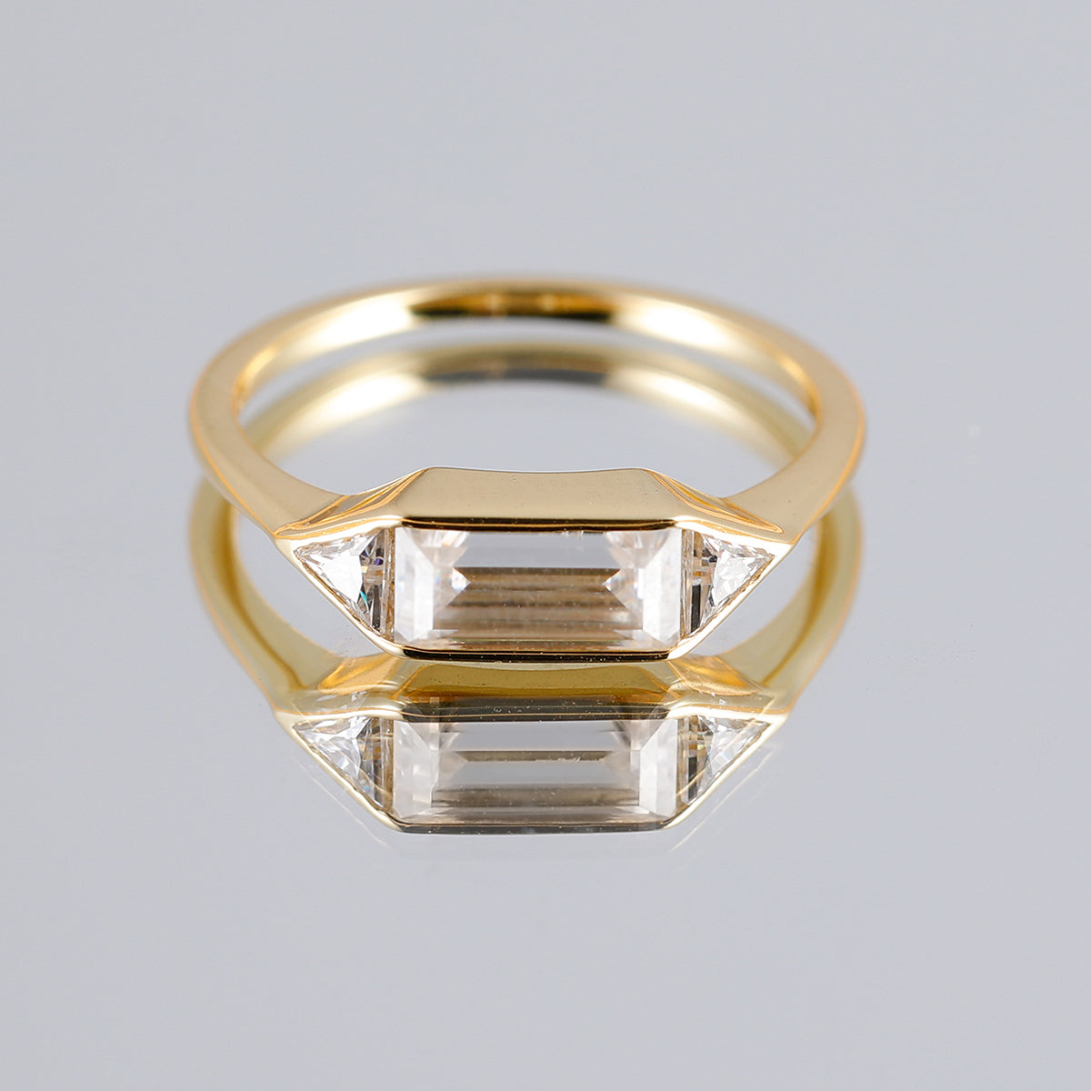 S925 Argent plaqué or 0,8ct Lunette géométrique Moissanite Anneau 4x8mm Baguette & Trillion St