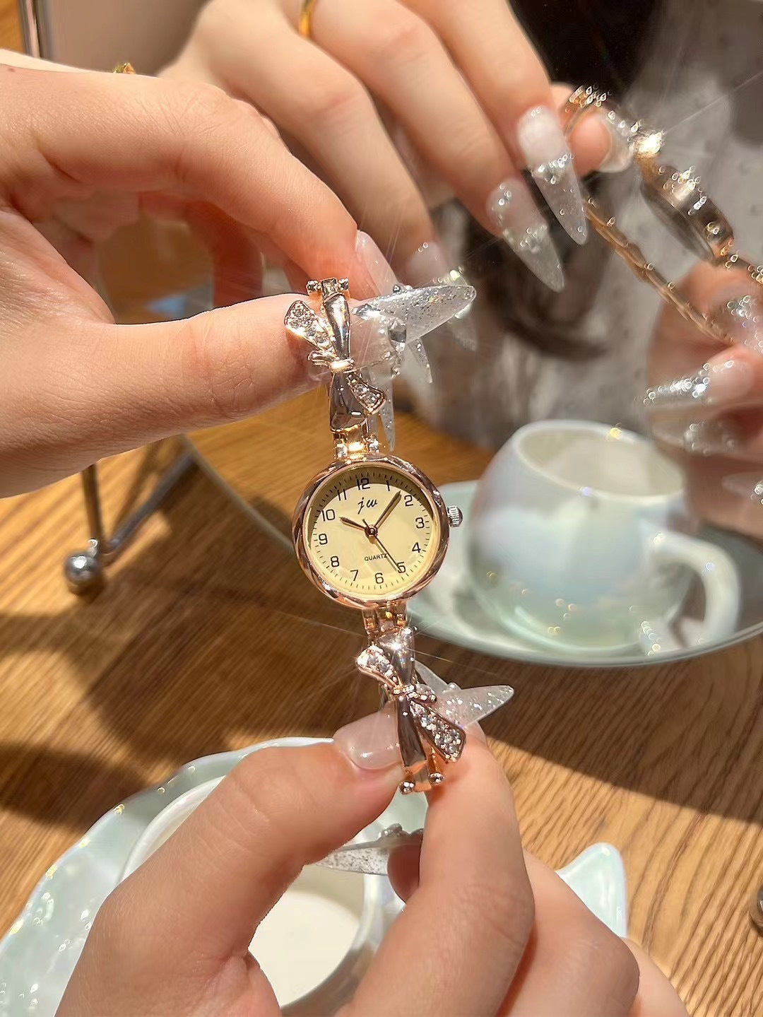 Montre bracelet femme de luxe abordable