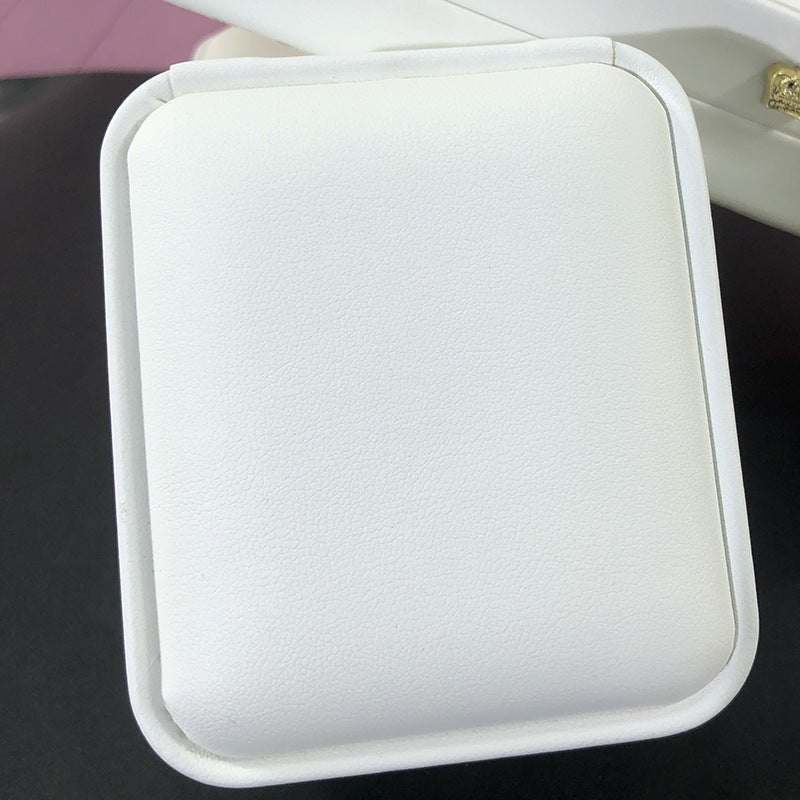 Boîte à bijoux de la Couronne serrée de taille blanche