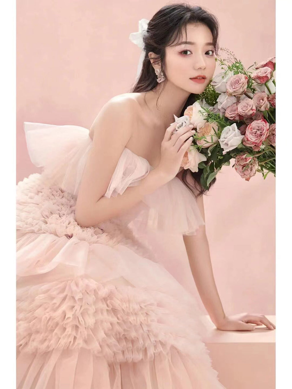 Photographie de rue Pettiskirt Couleur Mesh Tempérament Banquet Robe de mariée légère