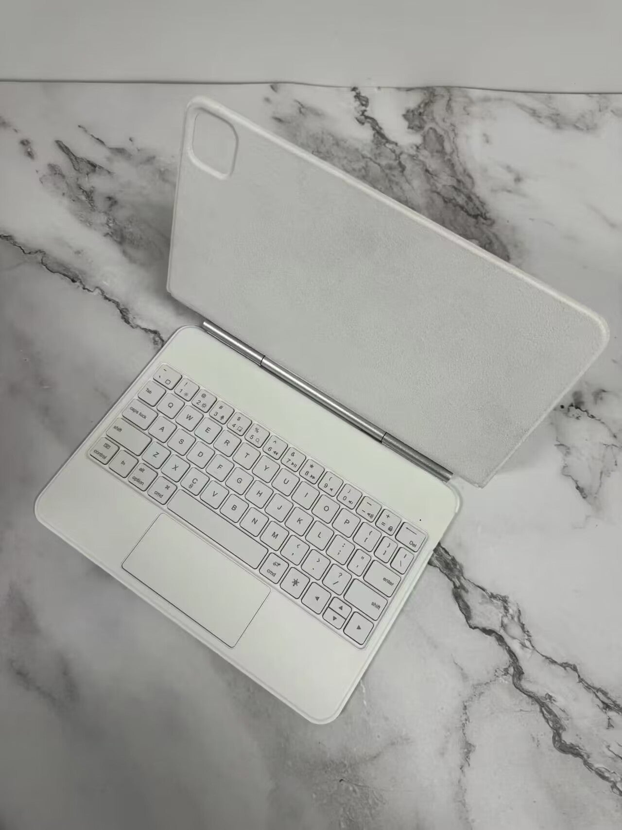 Clavier Bluetooth Tablette magnétique suspension intégrée