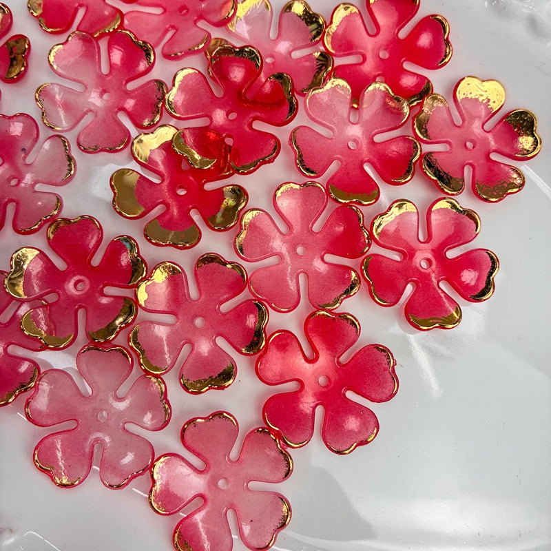Perles de prune en acrylique 5-Petal à deux tons dorés