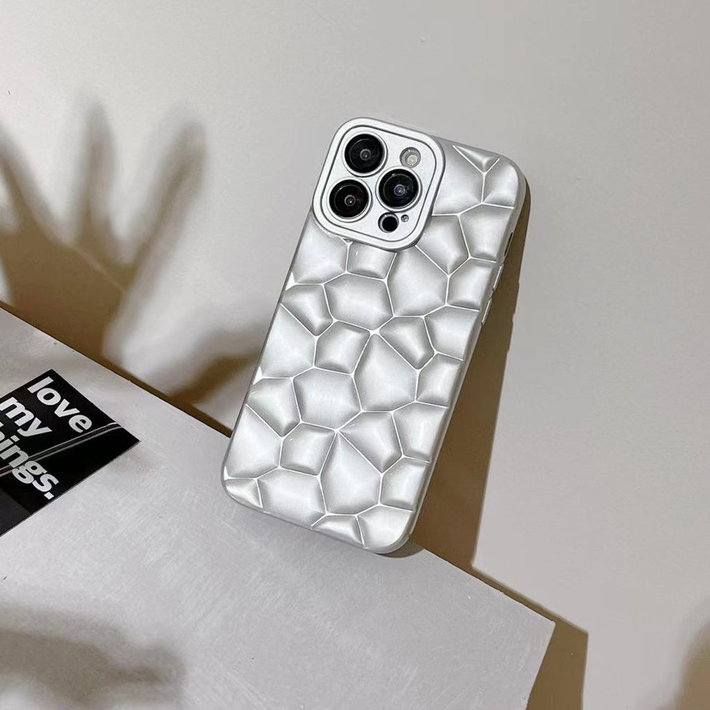 Pebble est livré avec la protection du protège-objectif Mobile Phone Shell