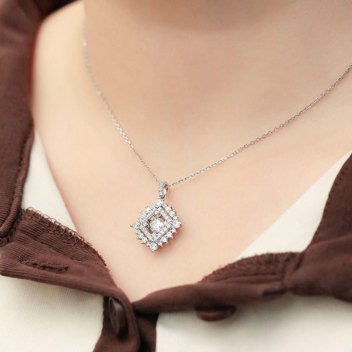 S925 Argent Sterling 0.5ct D Couleur VVS1 Moissanite Géométrique Diamond Pendentif Collier 45cm