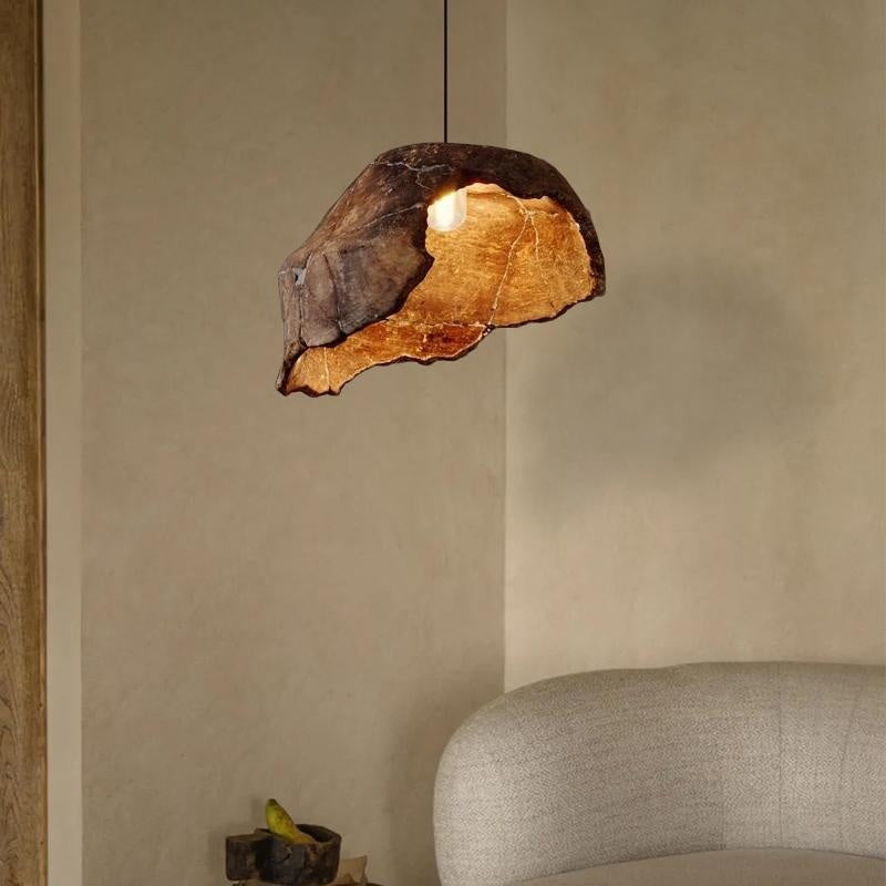 Lustre avec un motif de lotus flétris