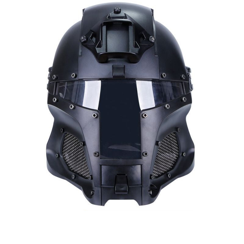 Casque de guerrier de fer médiéval