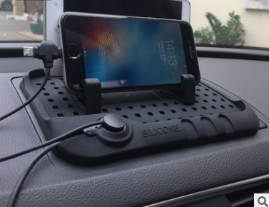 Support de navigation de voiture Porte-téléphone de voiture Chargeur USB magnétique Tapis en silicone multifonctionnel