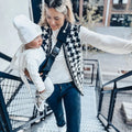 Comfortable and secure baby carrier with reduced burden