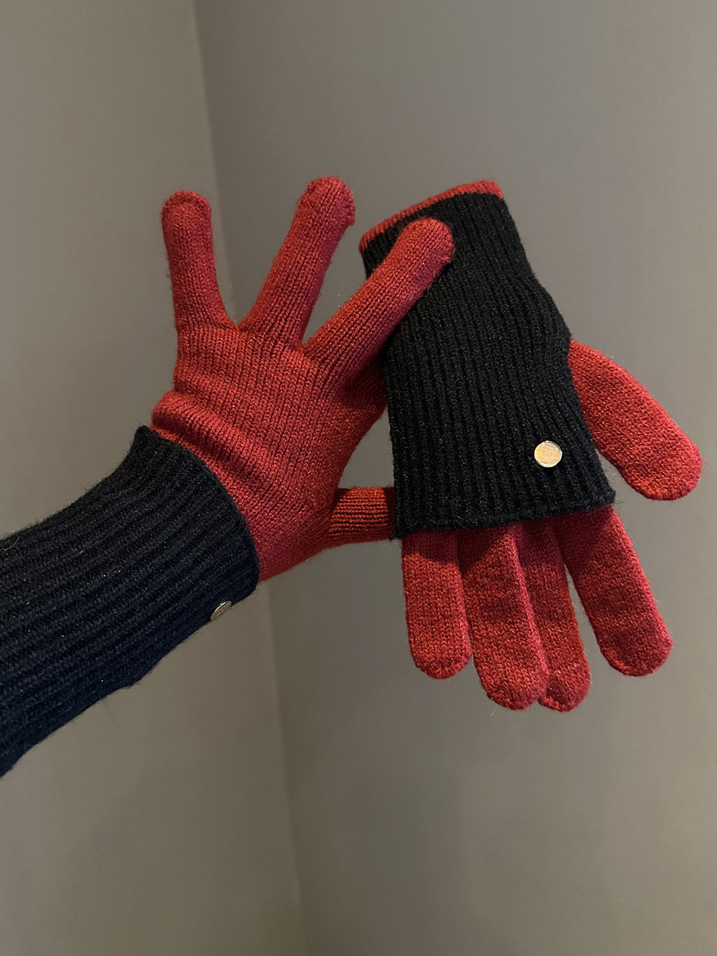 Gants en laine tricotée à double usage dans le style Maillard