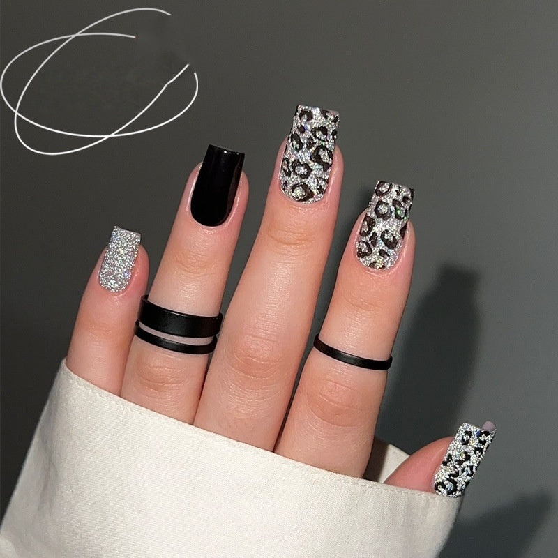 Astuce d'ongle terminée Wearable Court Square
