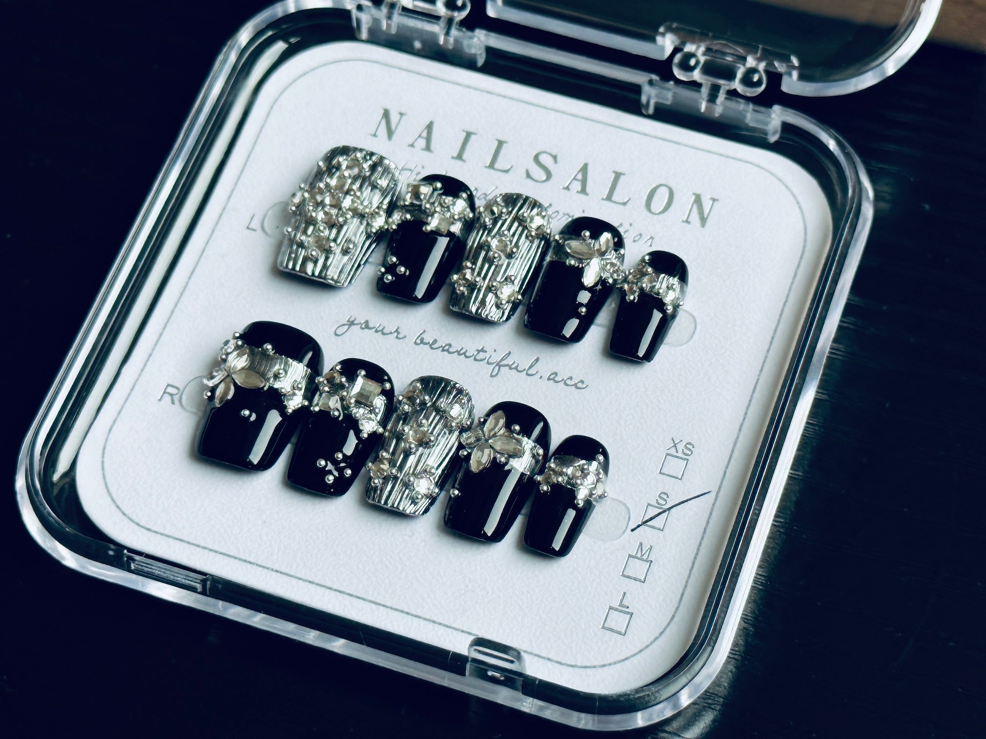 Appuyez sur les ongles T076