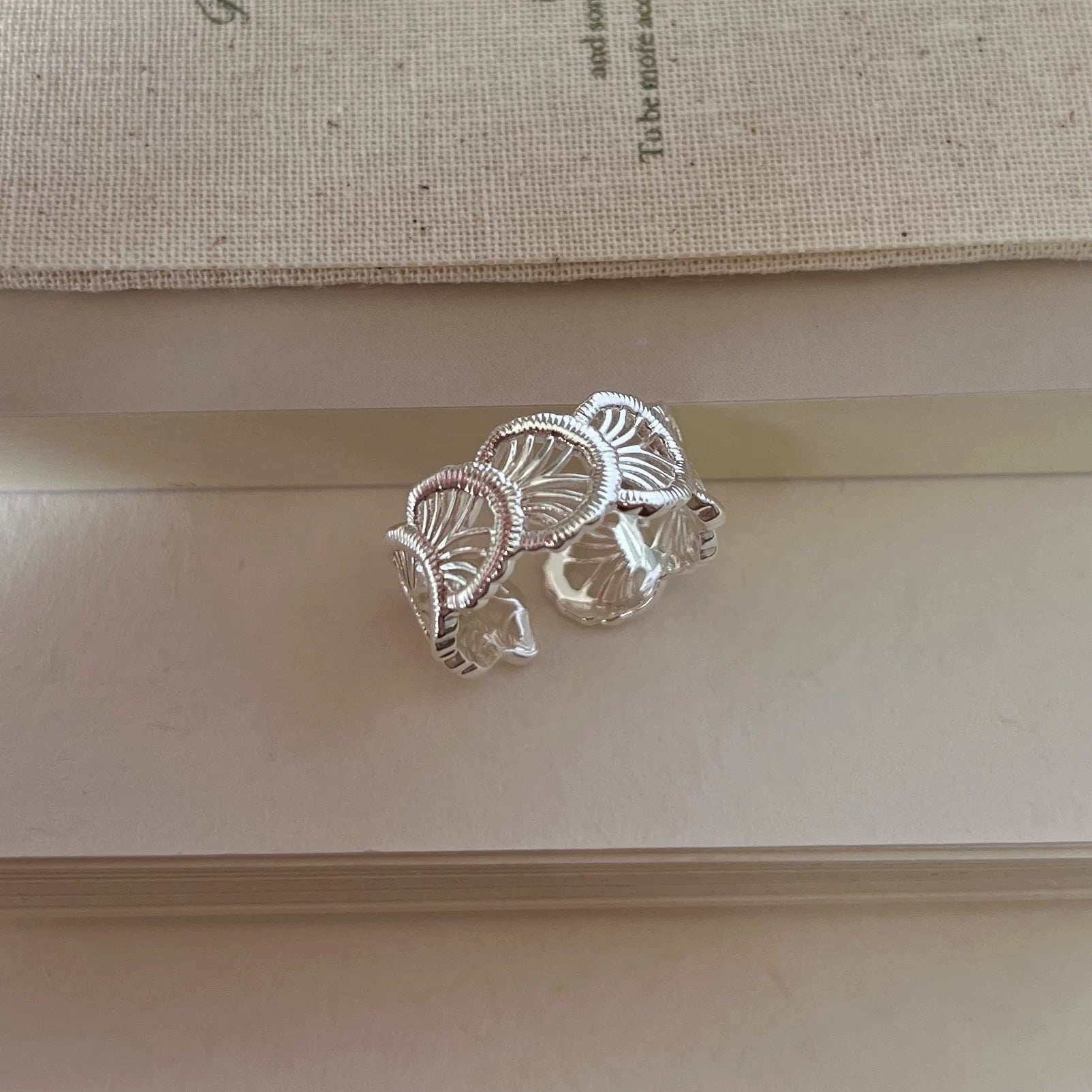 Sweet Elegant Hollow Anneau pour femmes