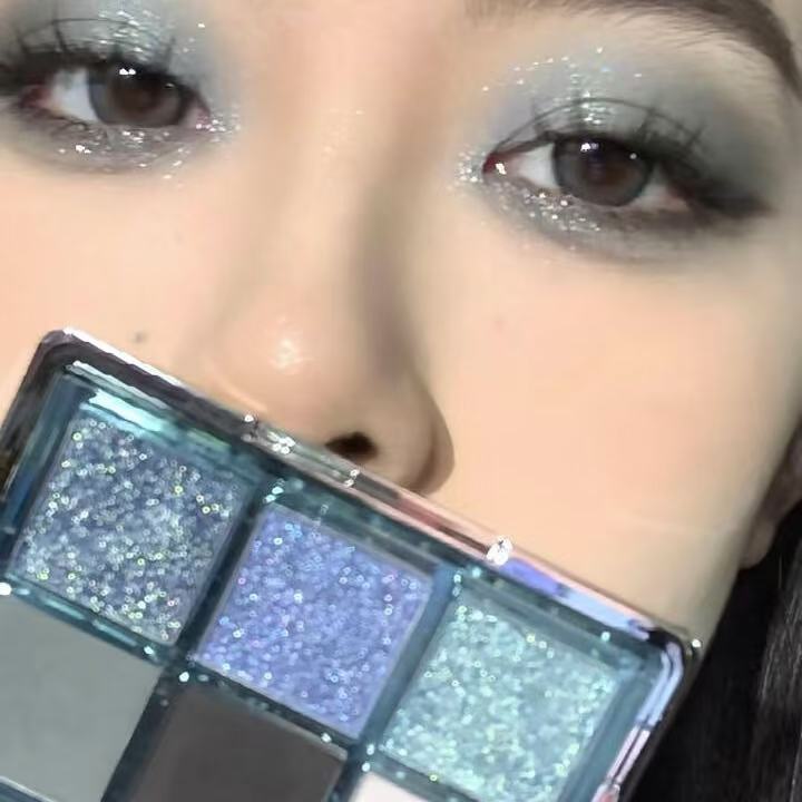 Faible saturation glace perméable bleu fumée Oeil Shadow Plate Matte Shimmer Diamond dans le Deb