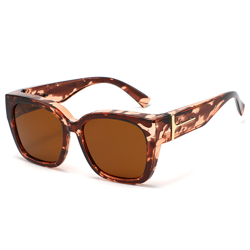 Lunettes Myopia surdimensionnées de style coréen avec une impression léopard pour un look premium