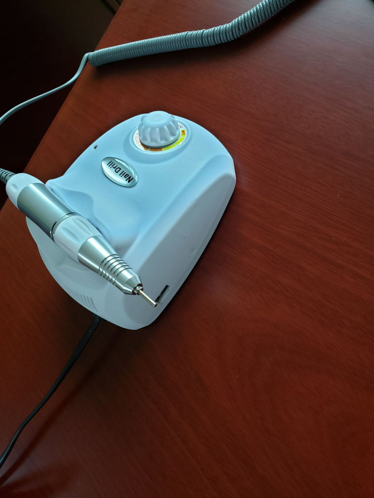 Traitement de la machine de polissage des ongles