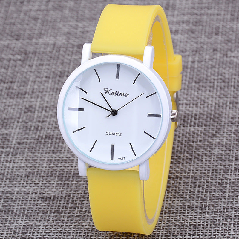 Fashion Quartz Silicone Band Watch