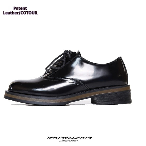 Hommes chaussures en cuir deux tons épais sont parfaits pour les deux occasionnels et d'usure