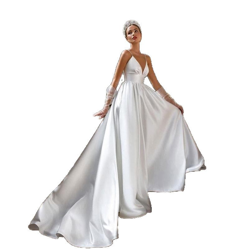 European And American-style Deep V-col Strap Satin robe de mariée légère