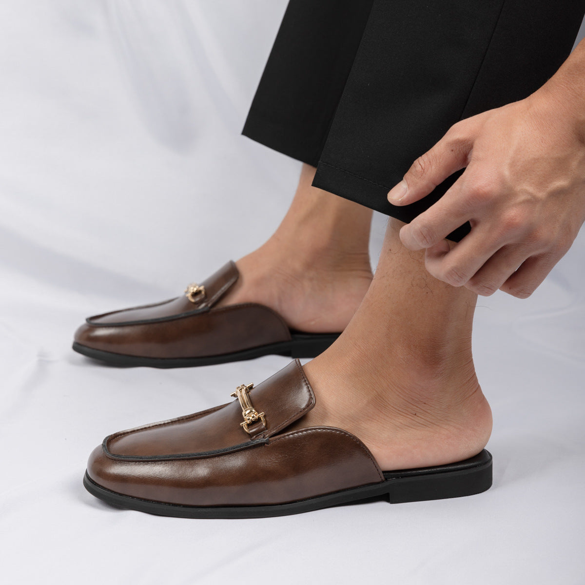 Sandales simples de demi-chaussons à orteil fermé pour hommes