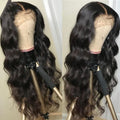 Longueur moyenne cheveux bouclés avec grandes vagues noires