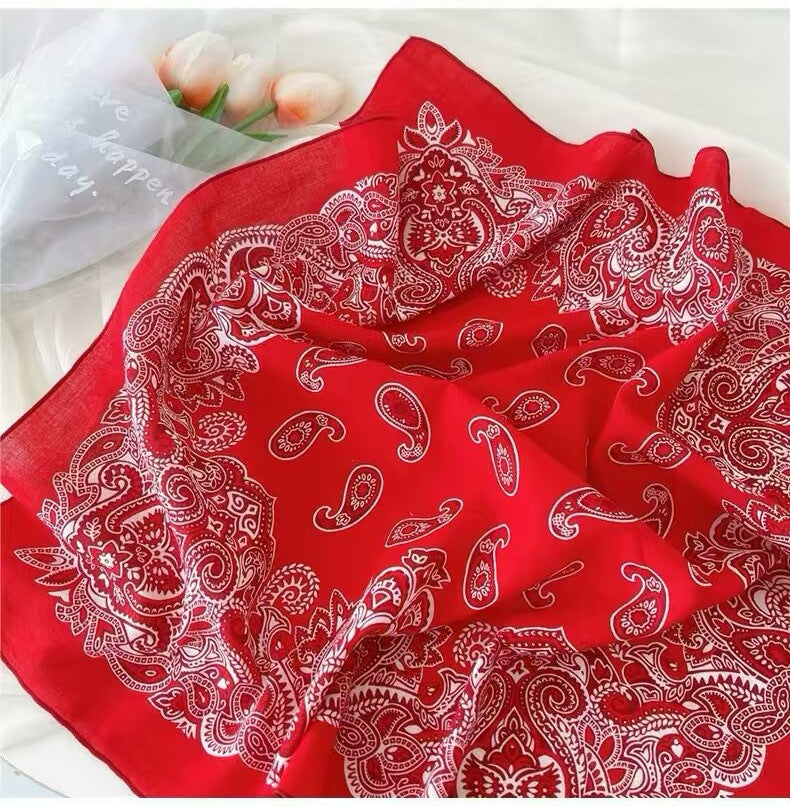 Écharpe de soie florale fraîche et délicate de style coréen