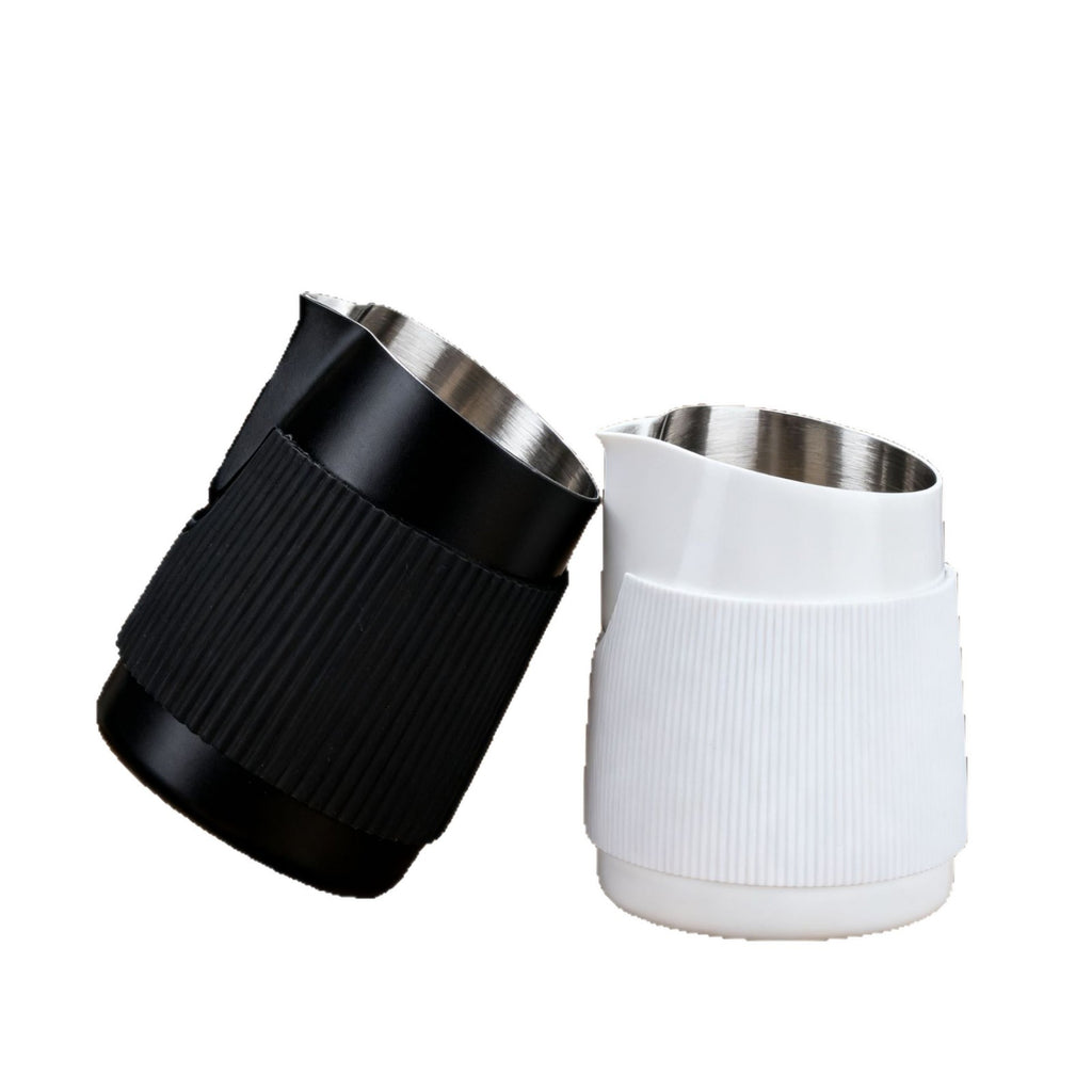 Silicone recouvert résistant à la chaleur en acier inoxydable Spout Latte Art Pitcher Café Latte Art P