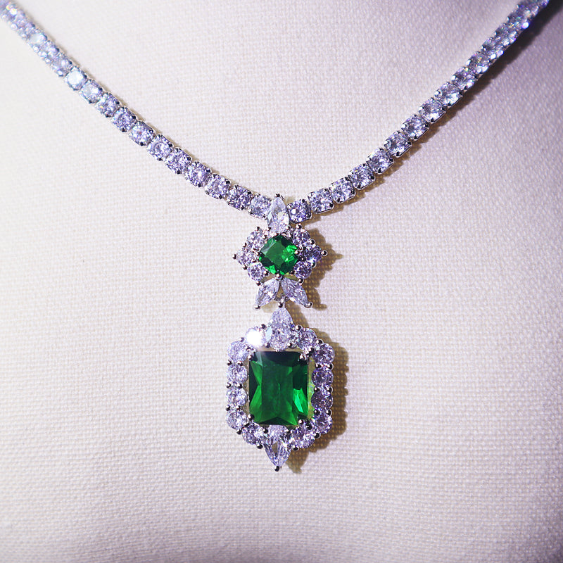 Ensemble de boucles d'oreilles pendentif vert foncé