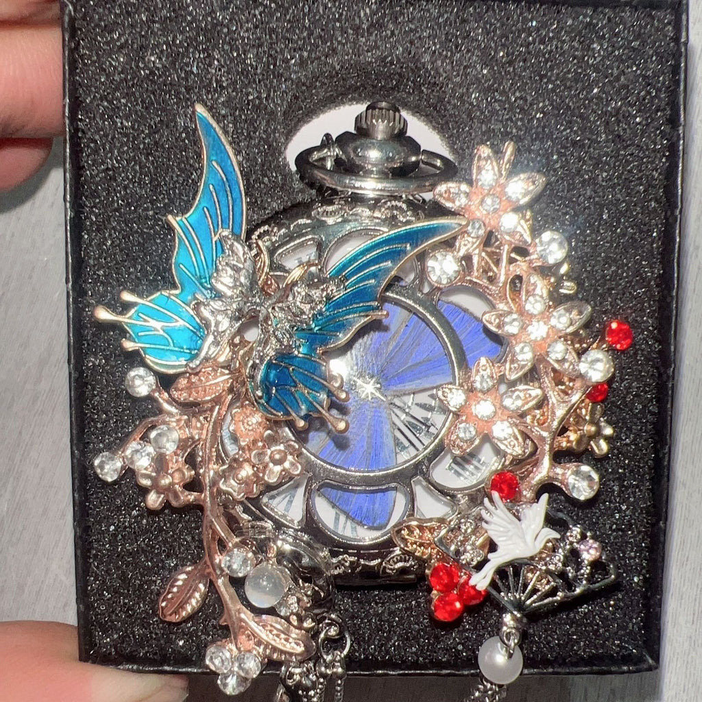 Un cadeau de papillon personnalisable pour une montre de poche en plume de style chinois