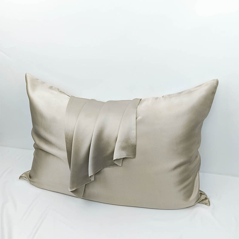 Coussin en soie à double face polyvalent de couleur unie