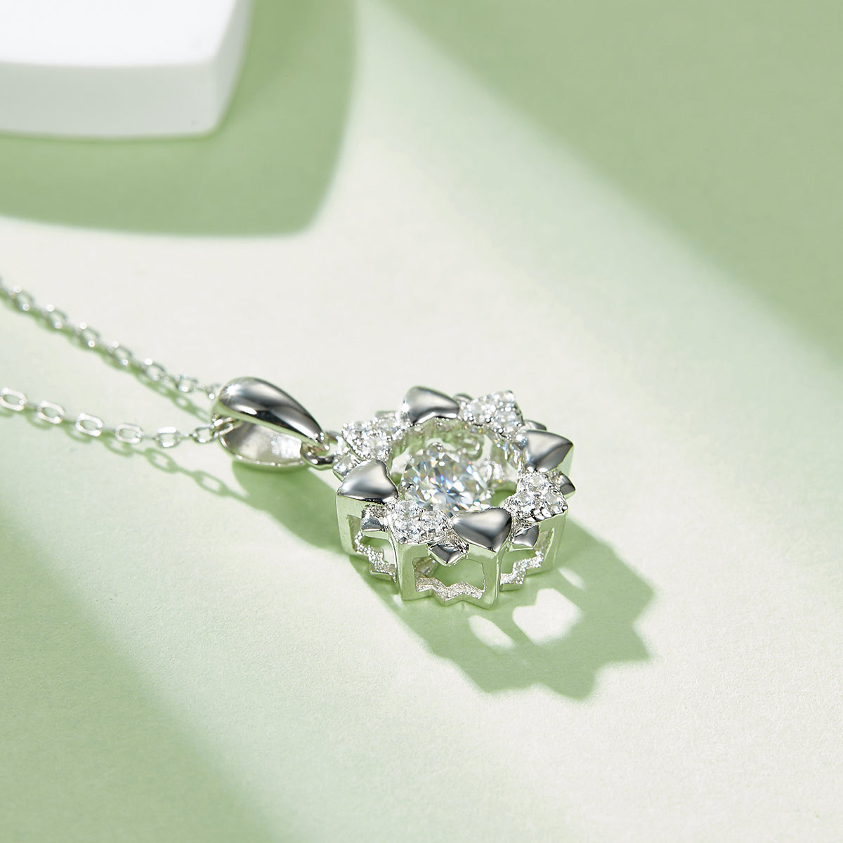 S925 Argent Sterling 0.5ct D Couleur VVS1 Collier pendentif fleur de Moissanite 45cm Platinum P