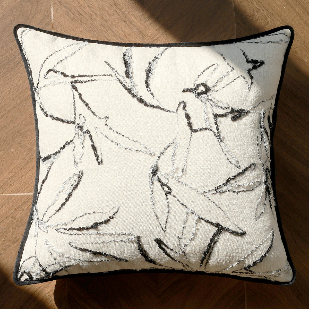 Coussin de canapé brodé Minimalist moderne avec une finition luxueuse