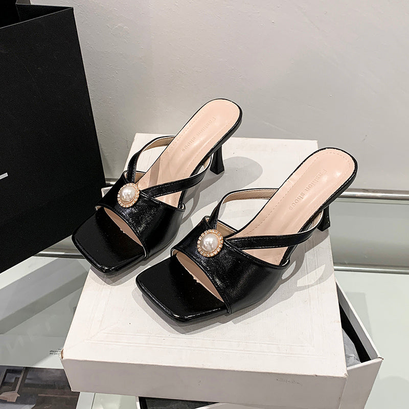 Sandales à talons à talons perlés