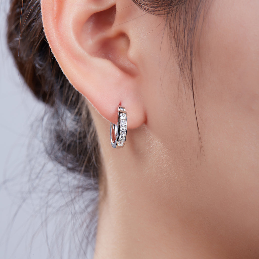 3.3g S925 Boucles d'oreilles en argent sterling en moissanite à 10 tons 15,5mm