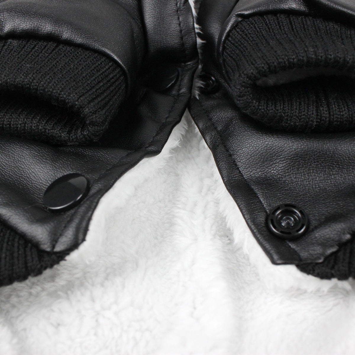 Manteau de cuir en cuir d'automne et d'hiver
