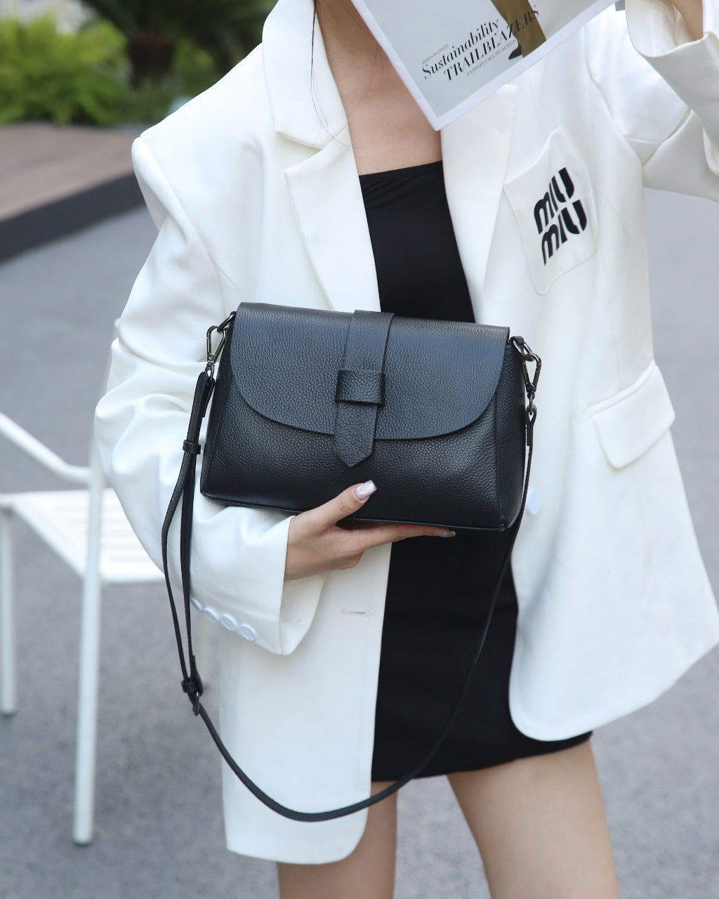 Sac souple en cuir pour femmes d'âge moyen