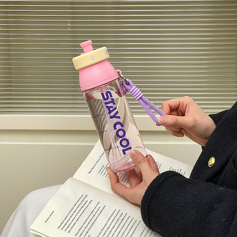 Vaporisateur d'été bouteille d'eau de paille portable et grande capacité pour les filles