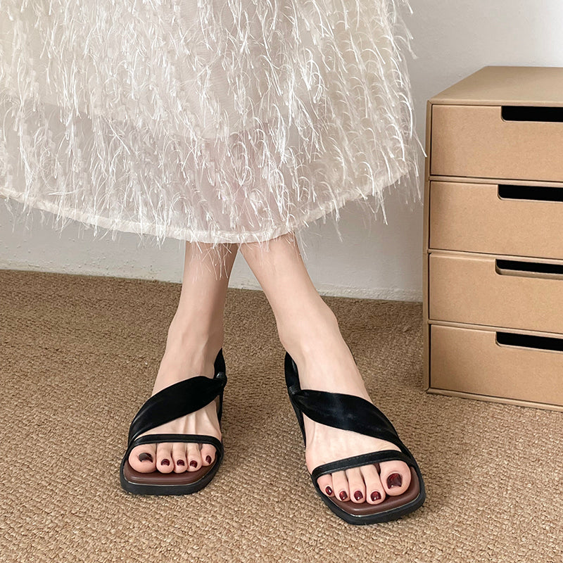 Style coréen Toe carré Soft Sole One Strap Sandales Talon de haie Sandales de diapositives femmes été