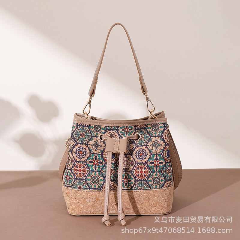 Vieux sac de rangement imprimé de grande capacité pour femmes avec extérieur en bois et en bois