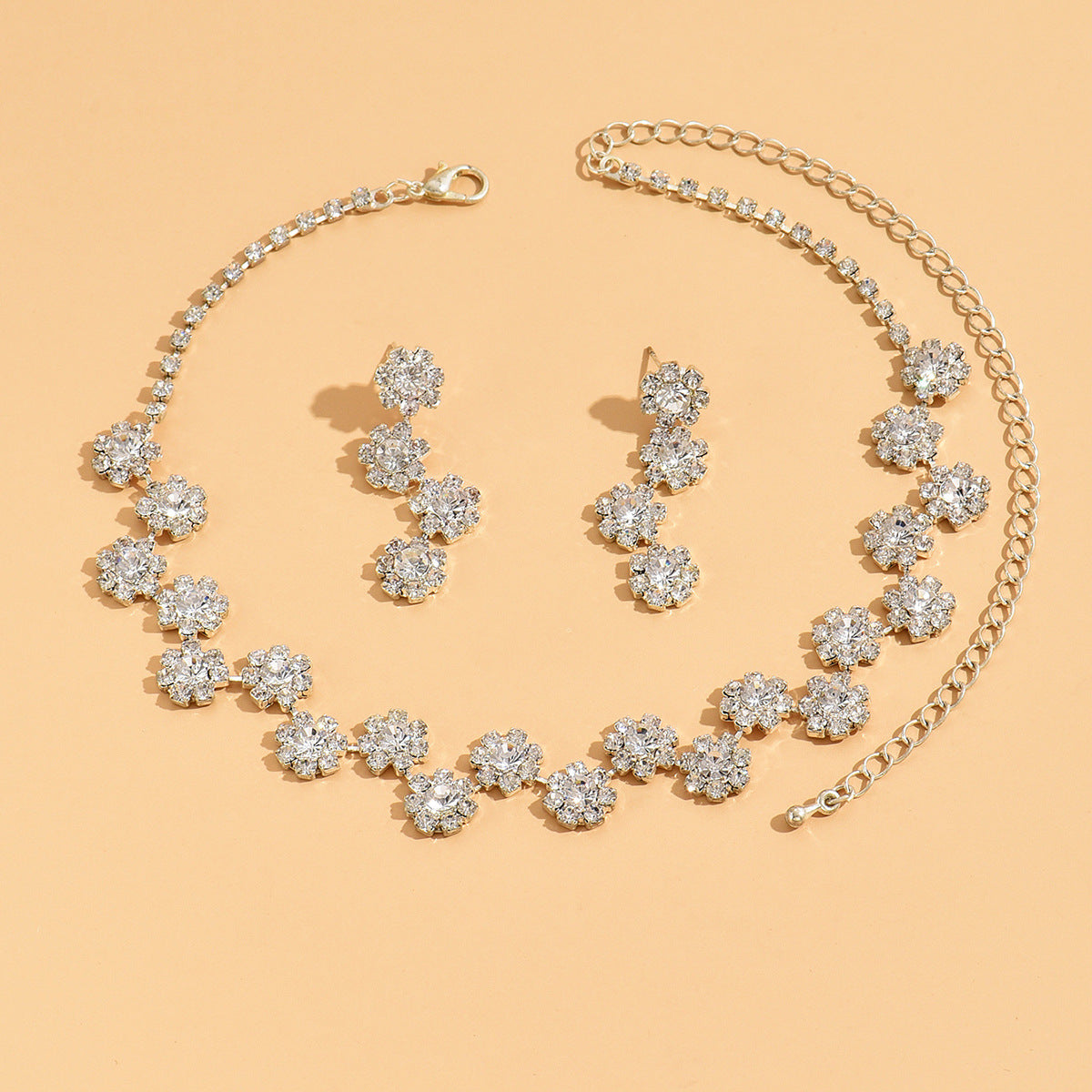 Collier de fleur de diamant plein style français