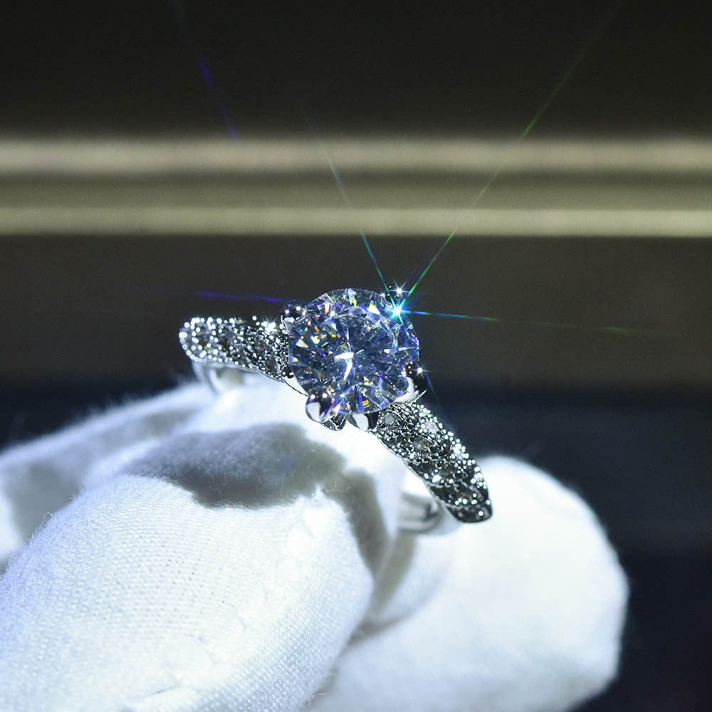 Déesse de Moissanite Platine de l'Anneau Fortune