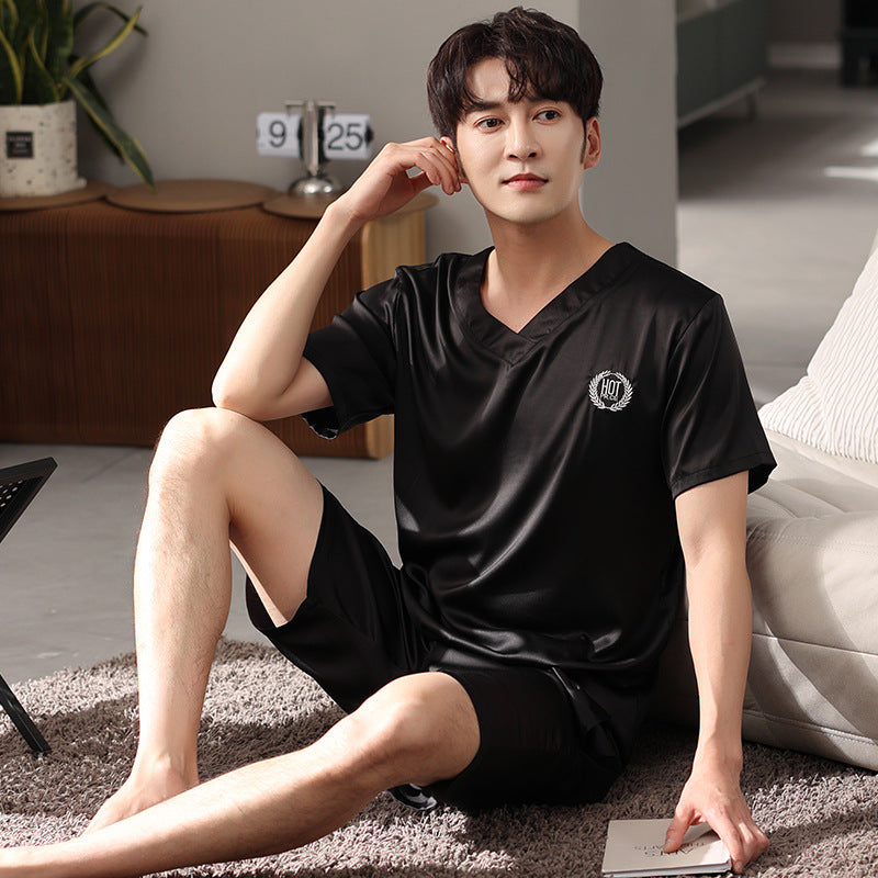 Short-sleeved pyjama shirt and shorts