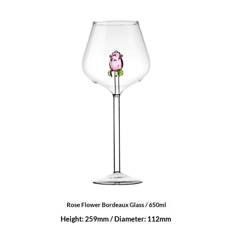 Cocktail en verre créatif et verre à vin rouge en forme de rosebud
