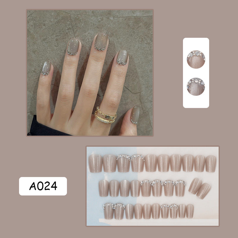 Série d'oeil de chat porter des ongles d'été