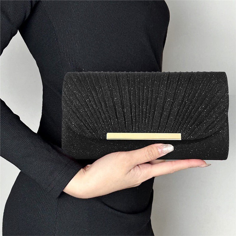 Femme Hardware Edge Party Pattern Fine Pink Clutch