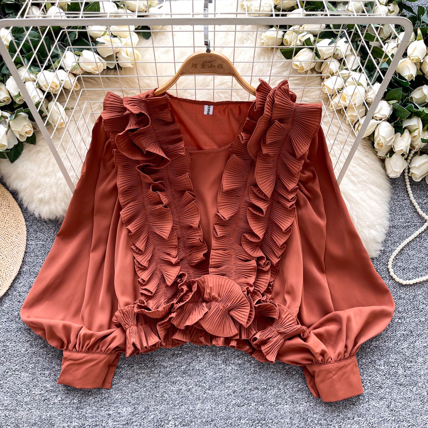 Socialite Court-Style Top avec les manches et l'ourlet volant